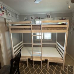 Children’s Twin Bunkbed With Mattresses 