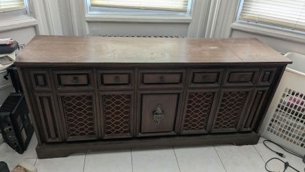 Vintage Stereo Console Cabinet w/ AM/FM Radio, BSR Record Changer & 8-Track – Powers On