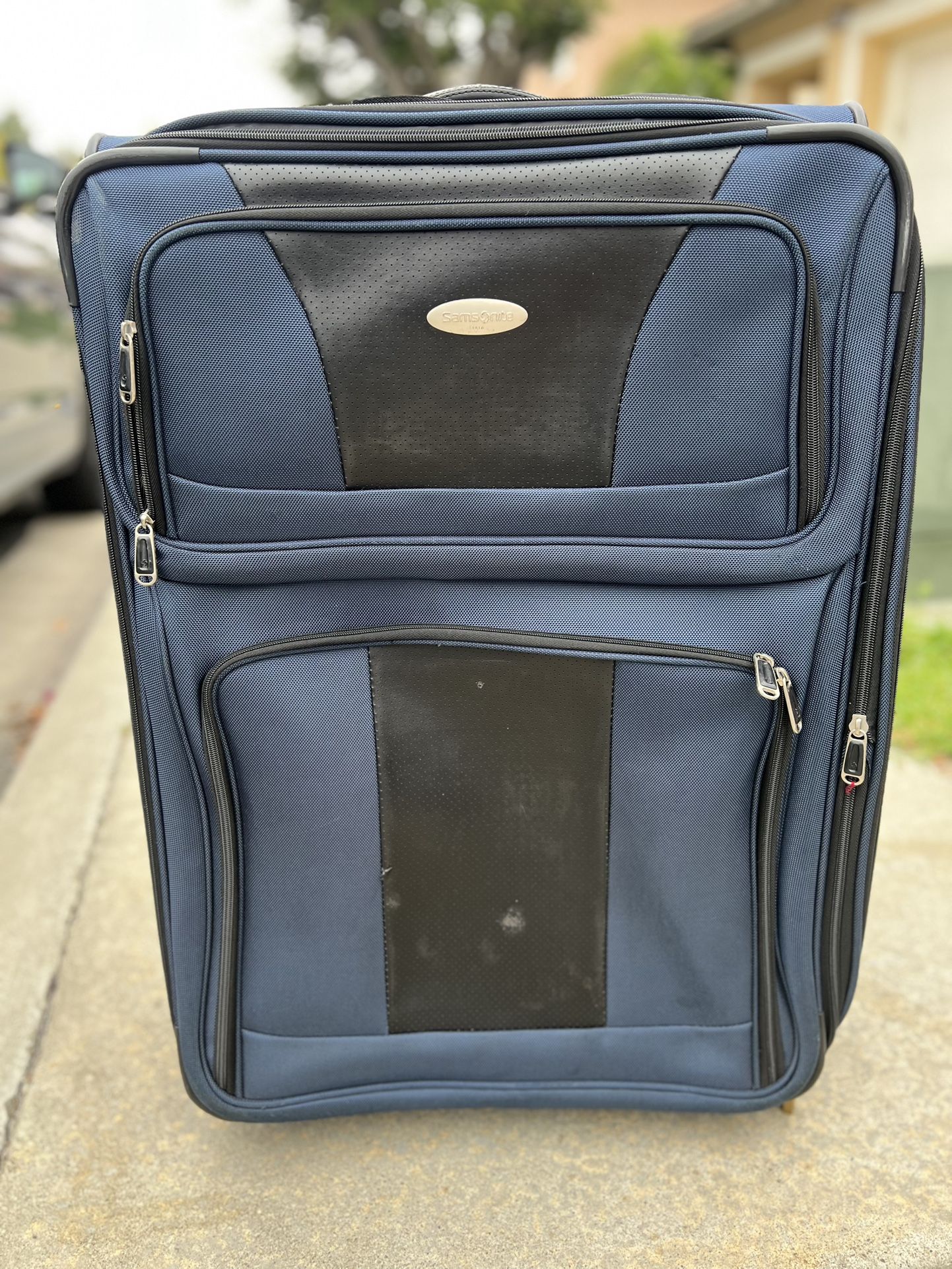 Samsonite Large Luggage 