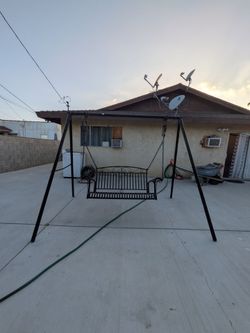 Swing bench