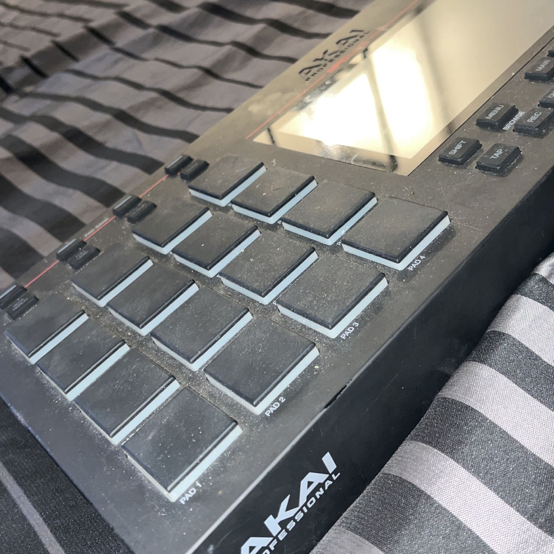 Akai MPC live