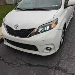 2012 Toyota Sienna