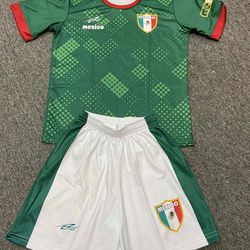 Nuevos Uniformes de futbol soccer para niño