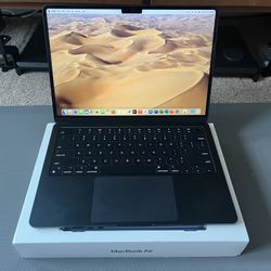 2024 M2 13.6” Macbook Air 8GB RAM/512GB Storage/Applecare Laptop Computer