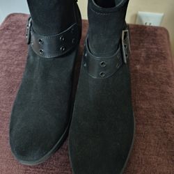 Clark Women Black Suede Boots W Buckle Size 10 Excellent Condition