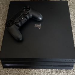 Sony PS4 Pro 1TB Plus Games 