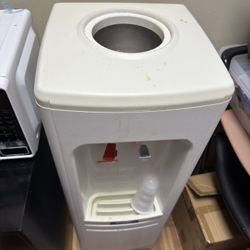 Top-loading water dispenser — missing the center spike. Good for parts or repair.