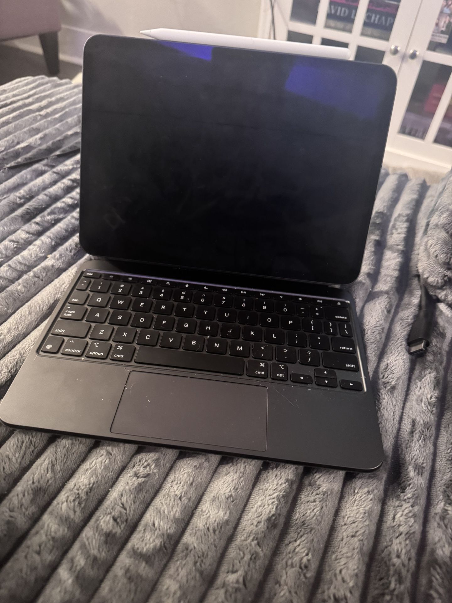 M4 iPad Pro 11 In With Magic Keyboard And Apple Pencil