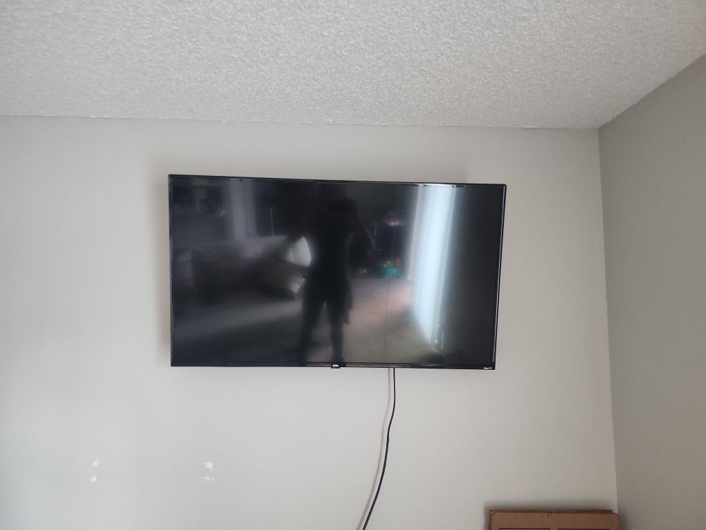 50" Roku Integrated Smart Tv.