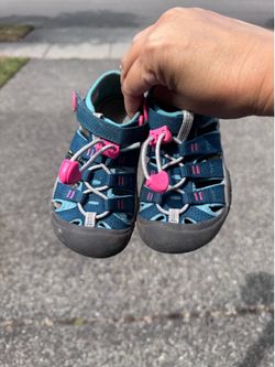 Kids Keen Sandals - size 10C