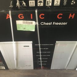 MAGIC CHEF 7 CUBIC FT CHEST FREEZER NEW IN BOX!!