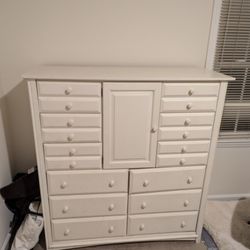 White Wooden Chest Of Drawers 