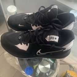 Nike Black And White Kyrie Irving’s 