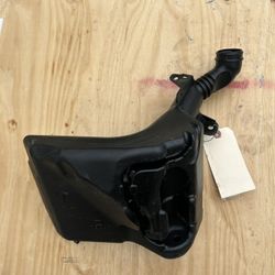 Tesla Model 3 2017 - 2023 Windshield washer bottle tank reservoir  New Nuevo 