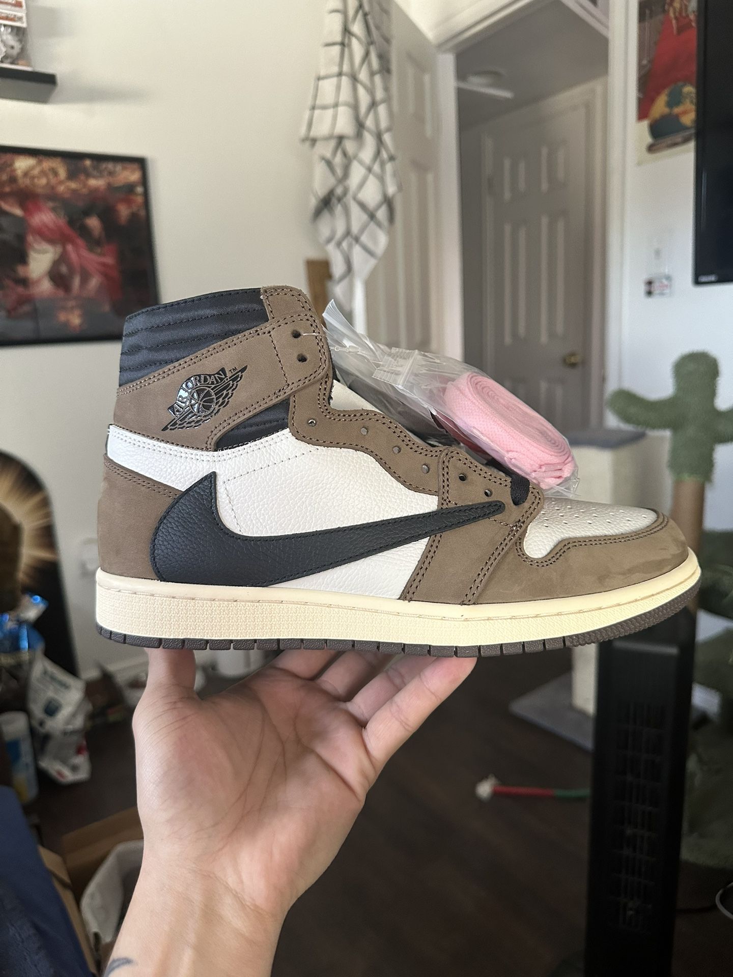 Travis Scott Jordan 1 