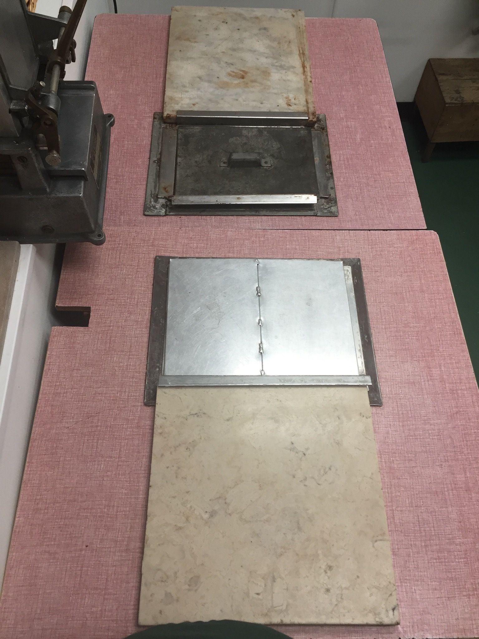 Table W/Heating Vat (marble Sold)