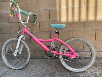 Girls Bicycle
20" Tires
,Flat tire now