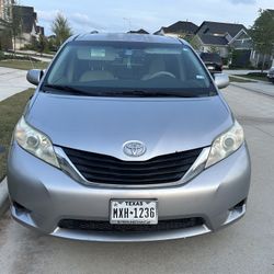 2012 Toyota Sienna