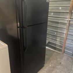 Refrigerator With Ice Maker Works Great We Sell All The Time 