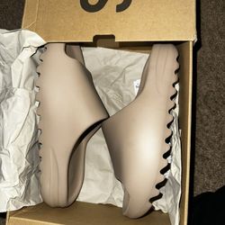 Brand New Adidas Yeezy Slides Color Pure 