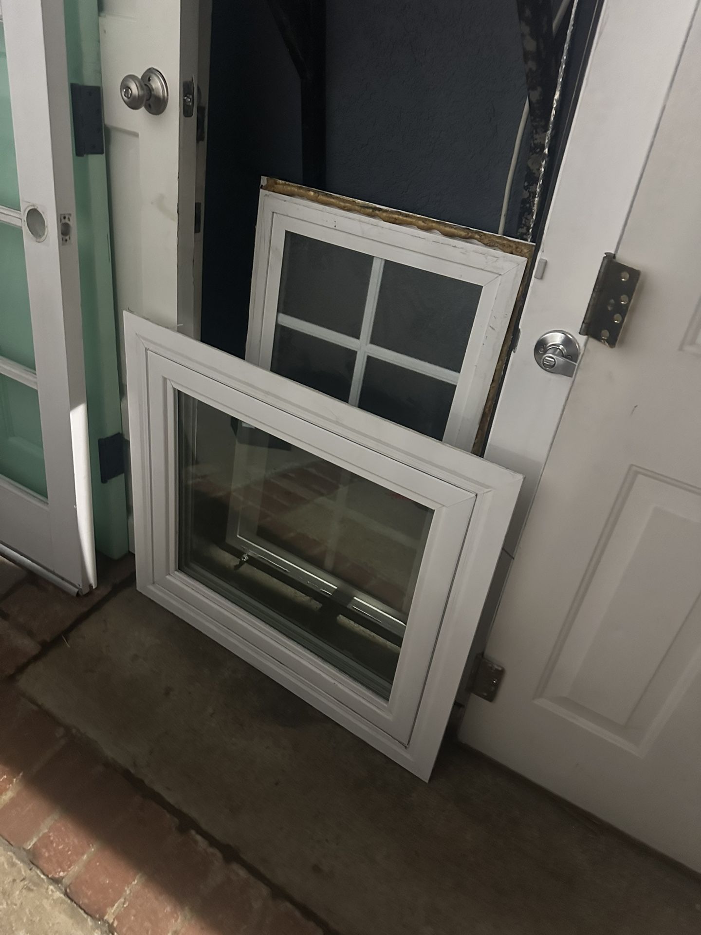 window vinyl retrofit double glass used Opens outwards with handle Idk the size come check it out