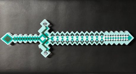 🚨Bargain: 🎃👻 Halloween 🗡️ Large Minecraft Sword, Button to Light Up and Glow (brand new)