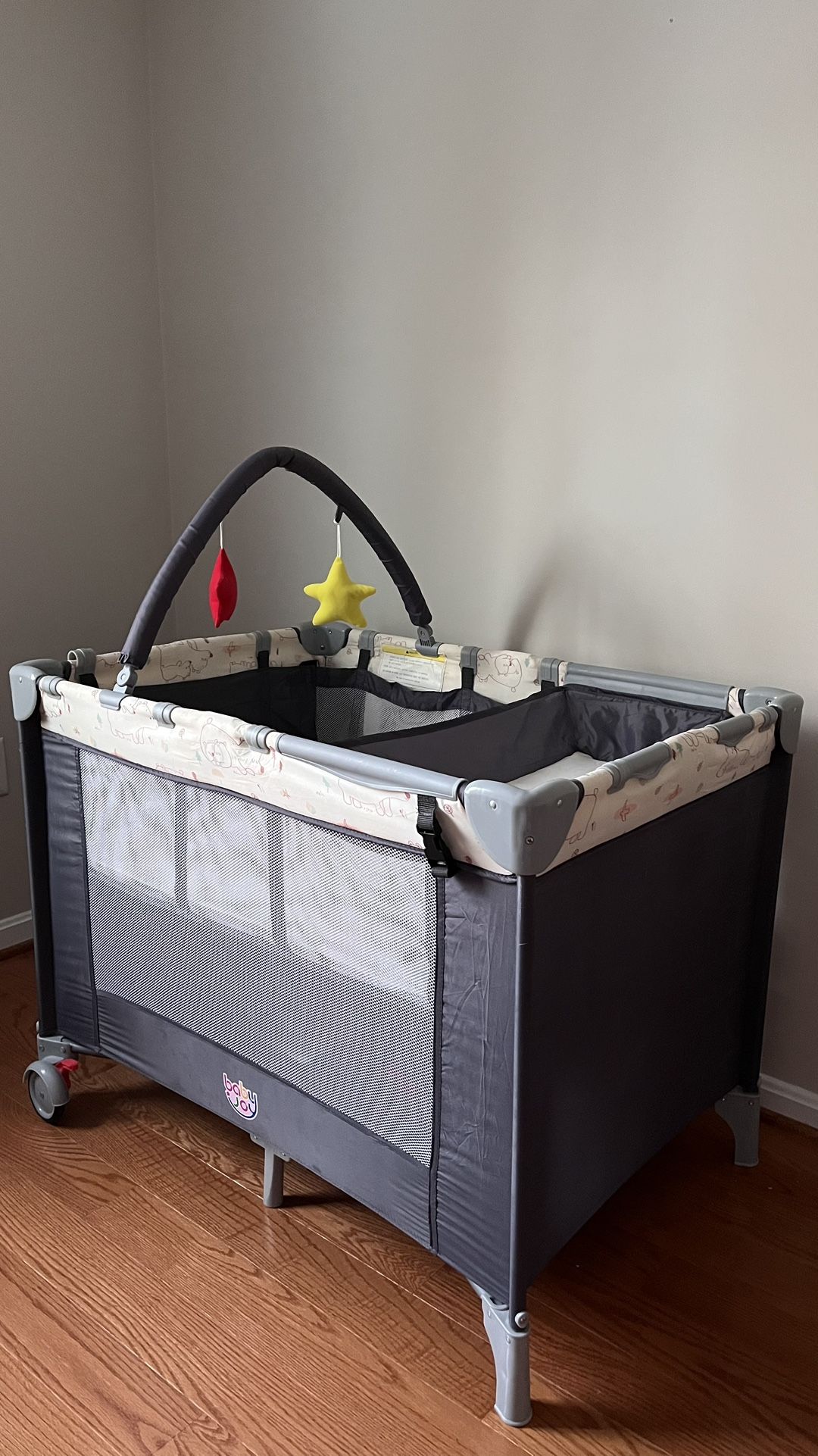 BABY JOY Pack-n-Play, 3 in 1 portable bassinet, diaper table, activity center.