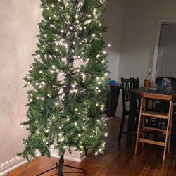 National Tree Company 9 ft Pre-Lit Kingswood Fir Slim Artificial Christmas Tree, 500 Clear Lights