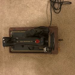 Singer Sewing Machine CAT NO RFJ5-8V110-120