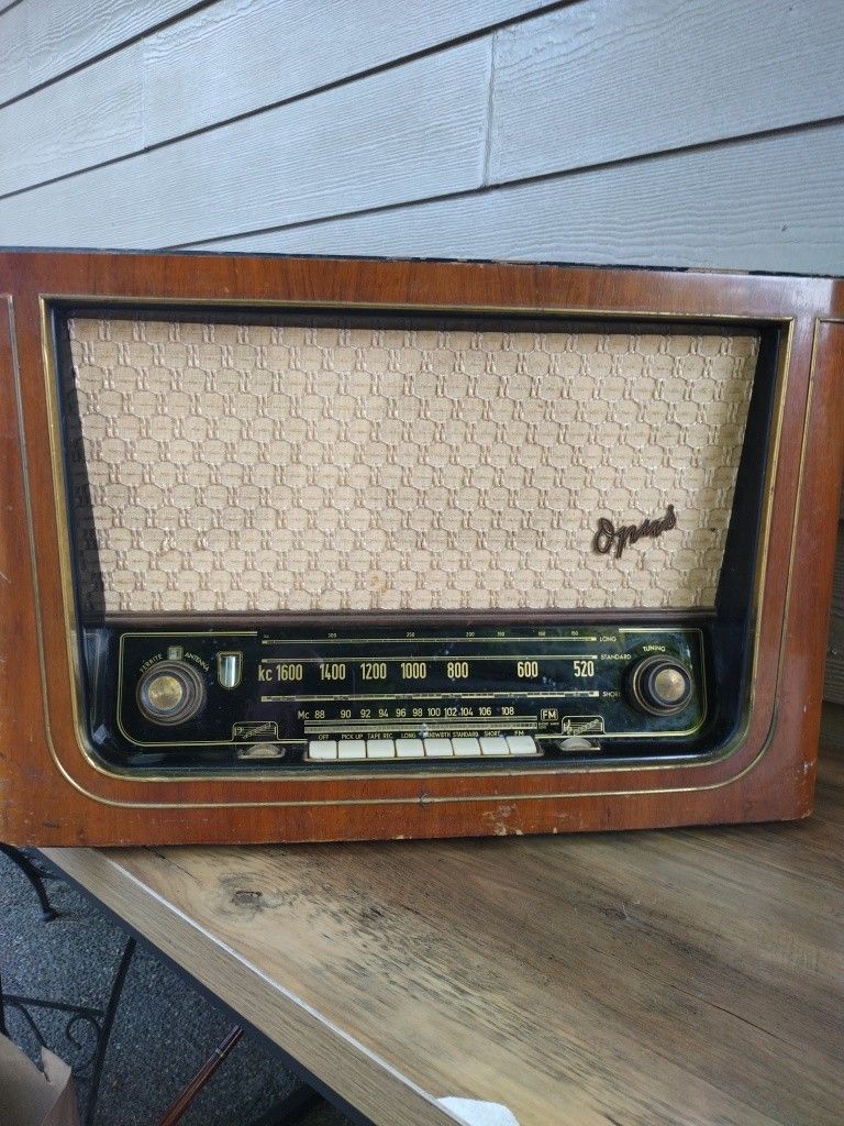 Antique Vintage Radio Stereo