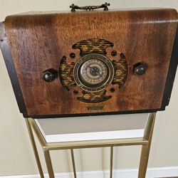 Vintage Gilfillan Model 4T Tube Radio 1930s Restored Antique - Works Great - $90