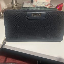 Authentic TOUS black leather wallet. New
