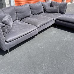 Gray Sectional W Movable Pieces All Washable Covers 