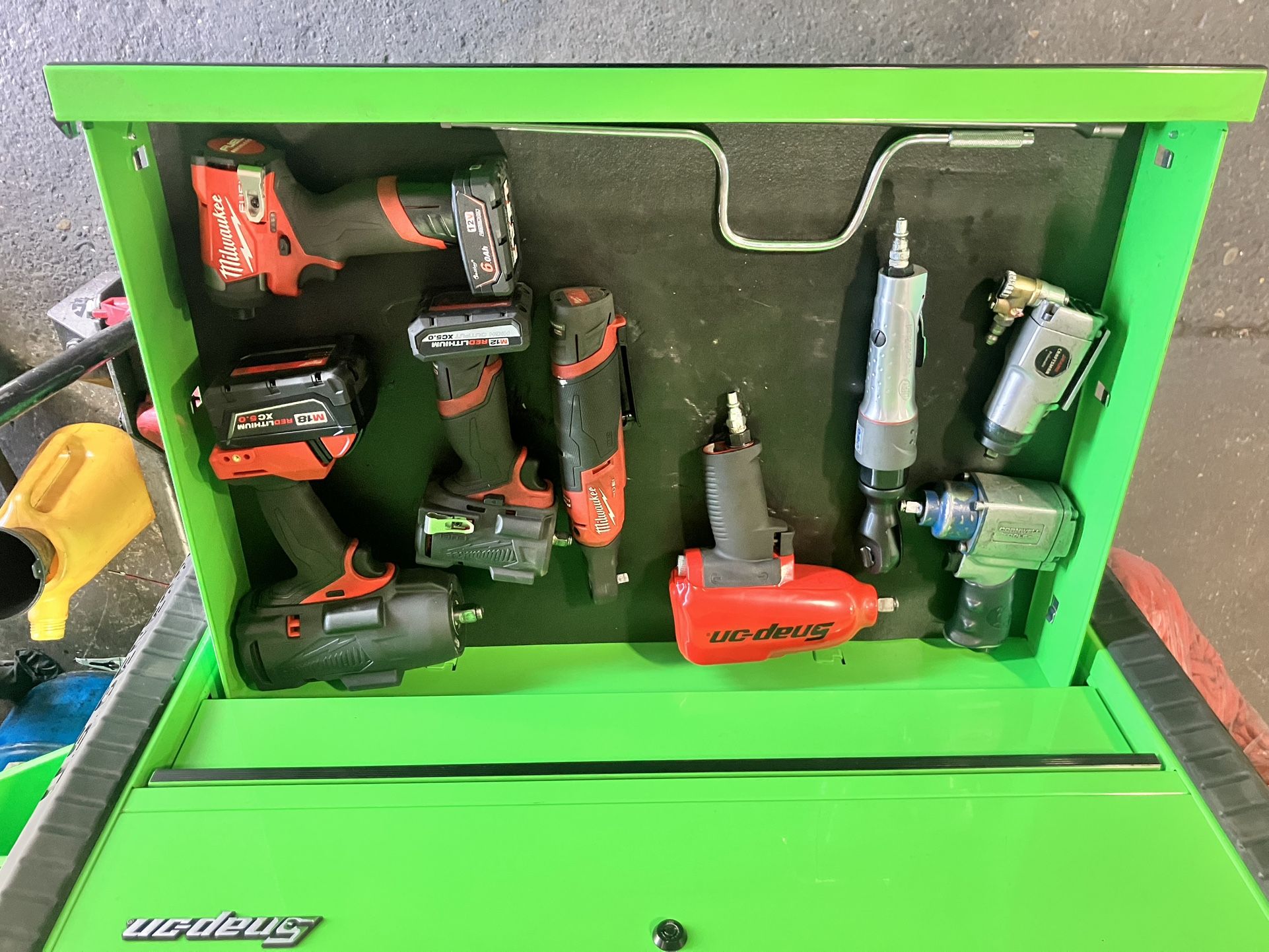 Milwaukee Power Tools/NEW 3/8 STUBBY