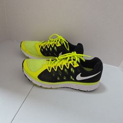 NIKE AIR ZOOM VOMERO 9 - Sz Men's  9.5 SN642195 Sonic Yellow/Black - Great Cond