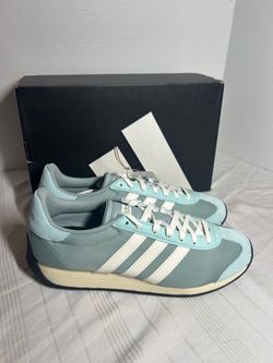 Adidas Runvista HQ2334 Womens Size 9.5 Mint Green White Sneakers New With Box