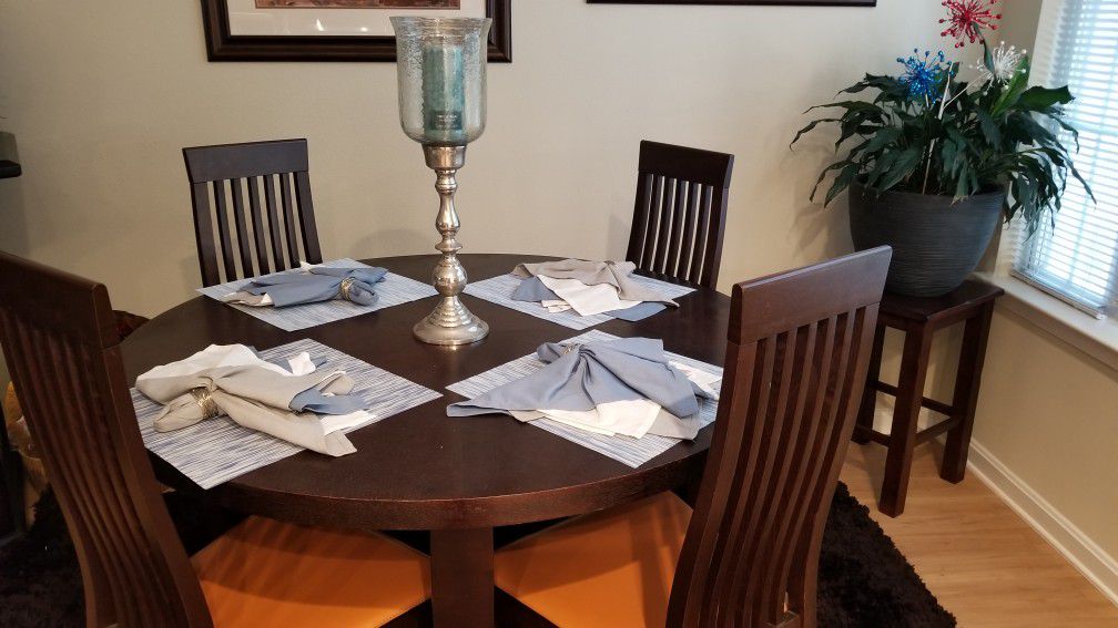 5 piece solid wood dining table, leather chairs