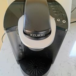 Keurig Black and Silver Single Serve Coffee Maker Model B40 1500w