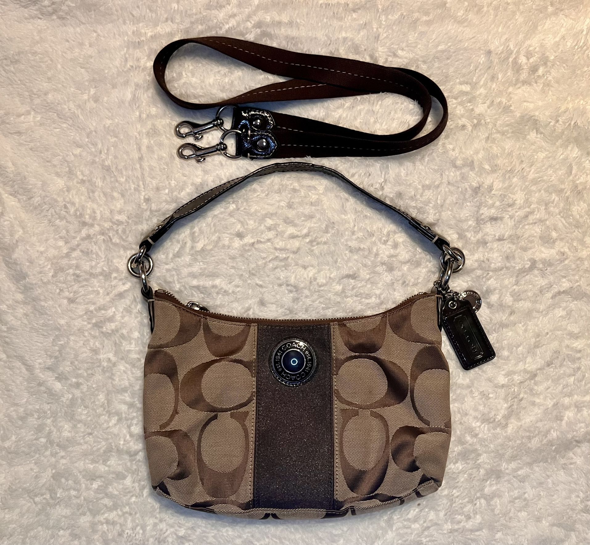 ✨ COACH Signature Stripe Demi Crossbody Bag - F19218 ✨
