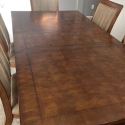 Dining Room Table With Chairs 