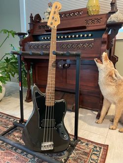 Squier Affinity Jaguar Bass H – charcoal frost metallic – Like New