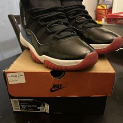 Air Jordan 11 Bred