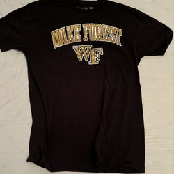 Like New Men’s Large Wake Forest T-shirt - Size Large 
