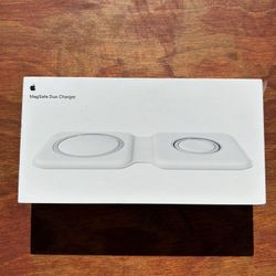 Brand new Sealed - Apple MagSafe Duo Charger 
