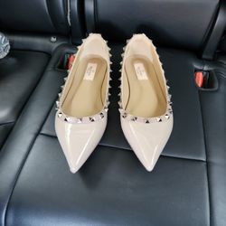 Valentino Garavani Patent Rockstud Flat Size 40
