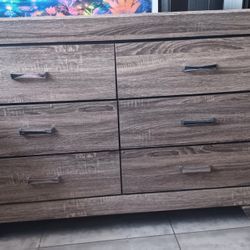 6 Drawer and 5 Drawer Matching Dressers