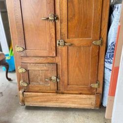 1917 Ice Box