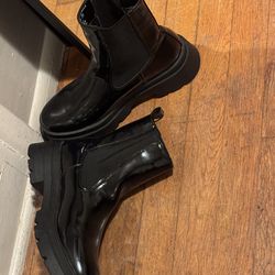 women’s boots SIZE 7