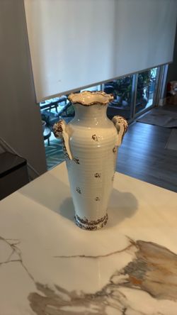 Ceramic vase