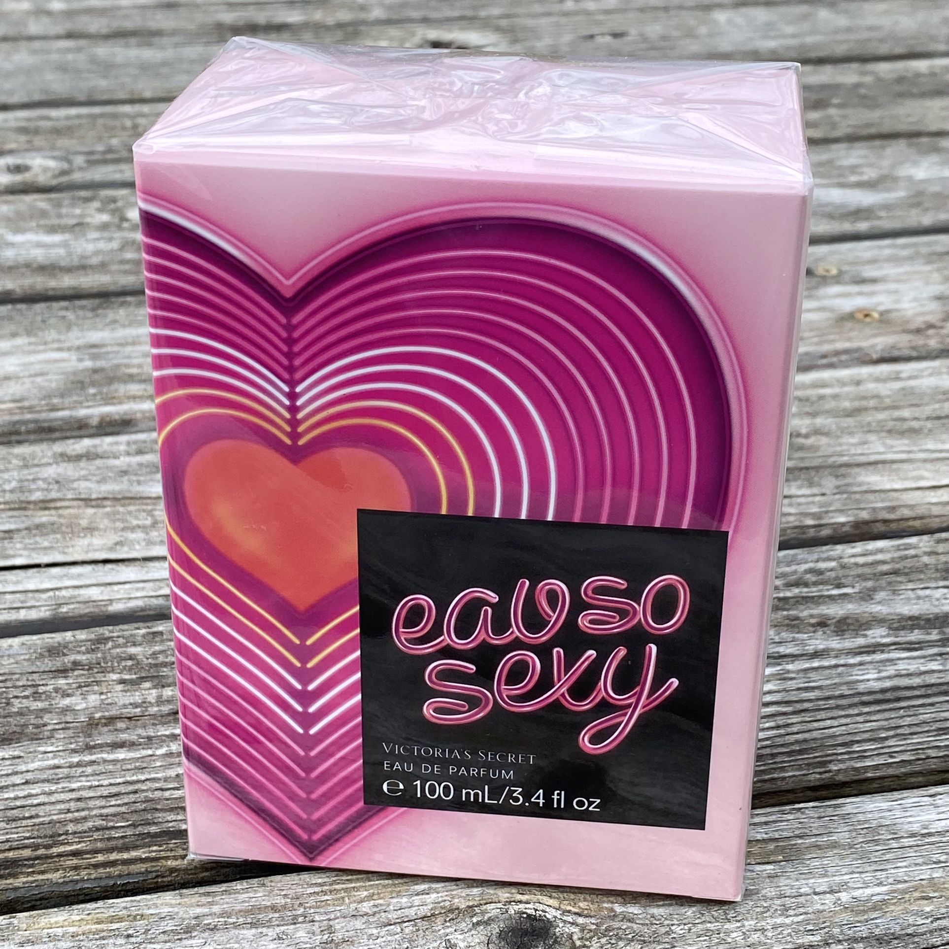 Victoria’s Secret Eau So Sexy perfume 